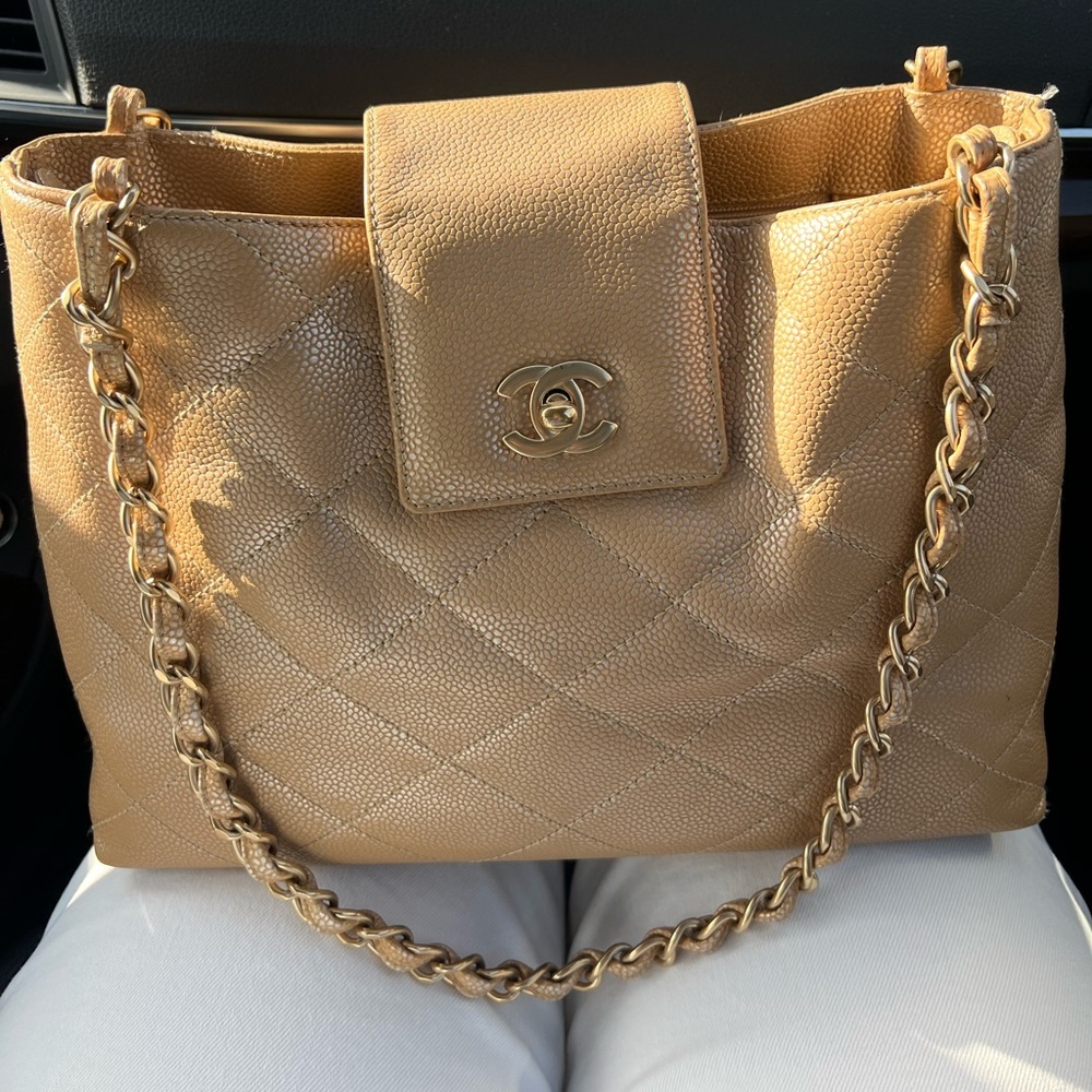 Rare CHANEL Kelly Iridescent Caviar Tote Shopper Bag - Picture 4 of 17